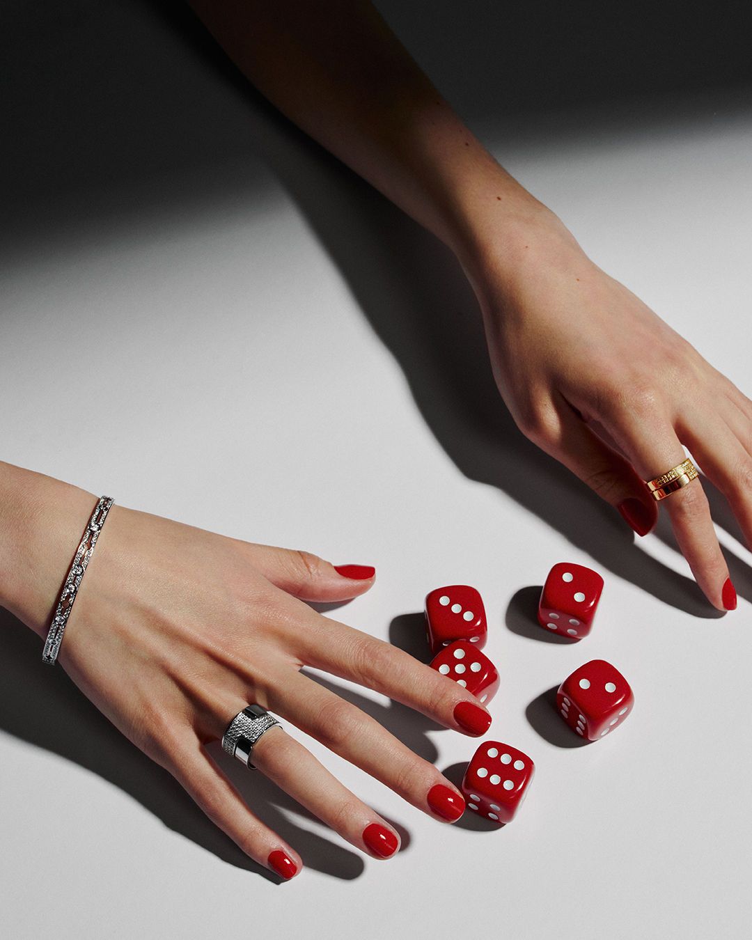 Научитесь работать с полным циклом маркетинга: аналитика, стратегия, SMM, инфлюенс, контент, AI и запуск кампаний. С нуля освоите востребованную профессию и соберёте сильное портфолио.