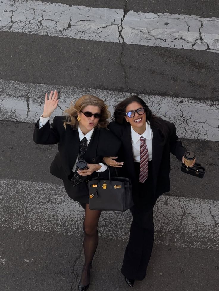 Освойте SMM от основ до продвинутых инструментов: контент, стратегии, визуал, аналитика, AI-ассистенты, работа с блогерами. Получите навыки, необходимые для работы в агентстве или на фрилансе.